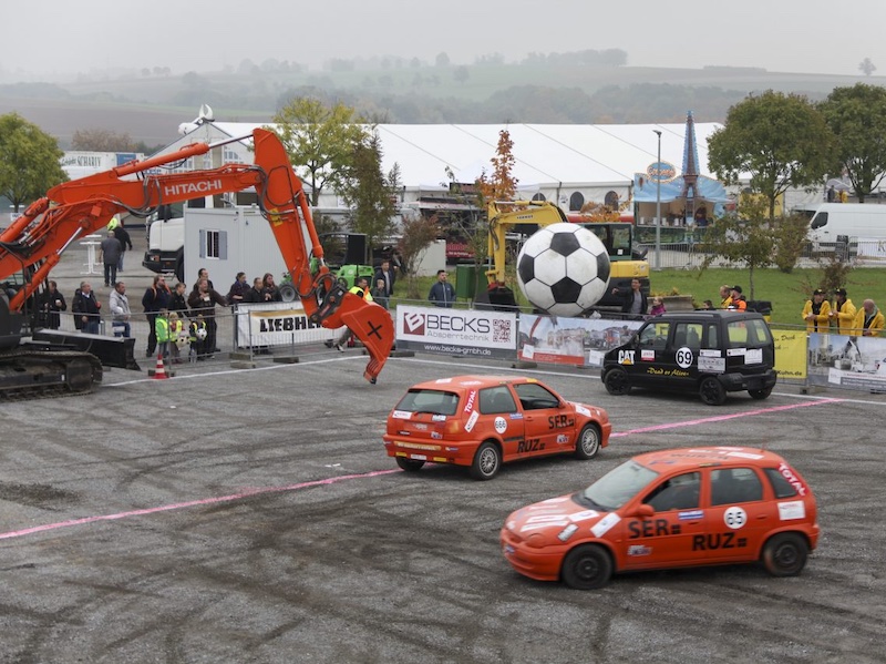 AUTOBALL-ACTION AUF DER THERESIENWIESE IN HEILBRONN